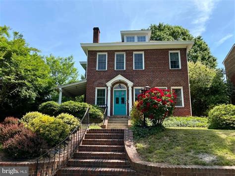 Charming 2 bed, 2 bath condo with a 1st floor personal entrance facing Grove Avenue near the heart of <strong>Richmond</strong>! Proximity to Carytown, Libbie, and the Grove for shopping, dining, and entertainment. . Houses for sale richmond va